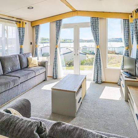 Waters Edge Leisure Park Hotel Cardigan Buitenkant foto