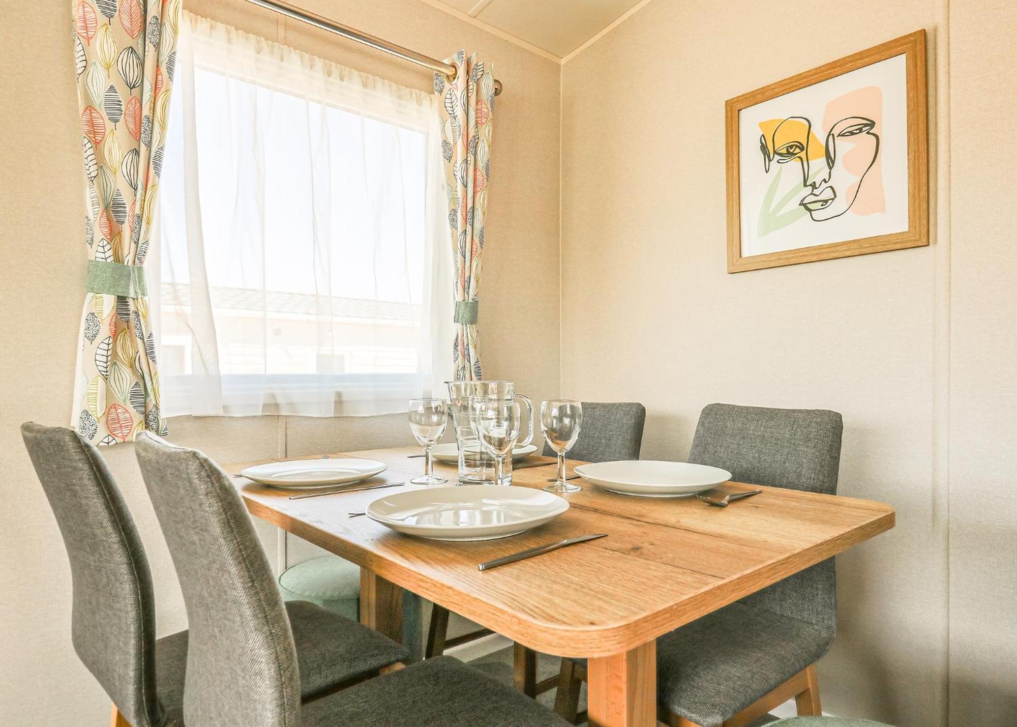 Waters Edge Leisure Park Hotel Cardigan Buitenkant foto