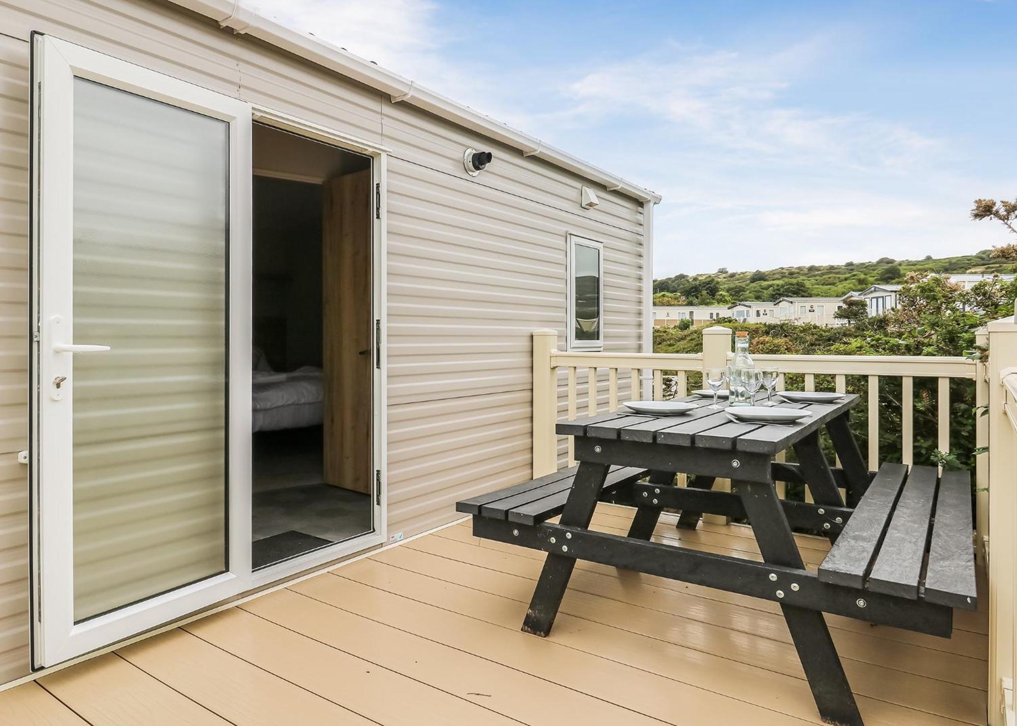 Waters Edge Leisure Park Hotel Cardigan Buitenkant foto