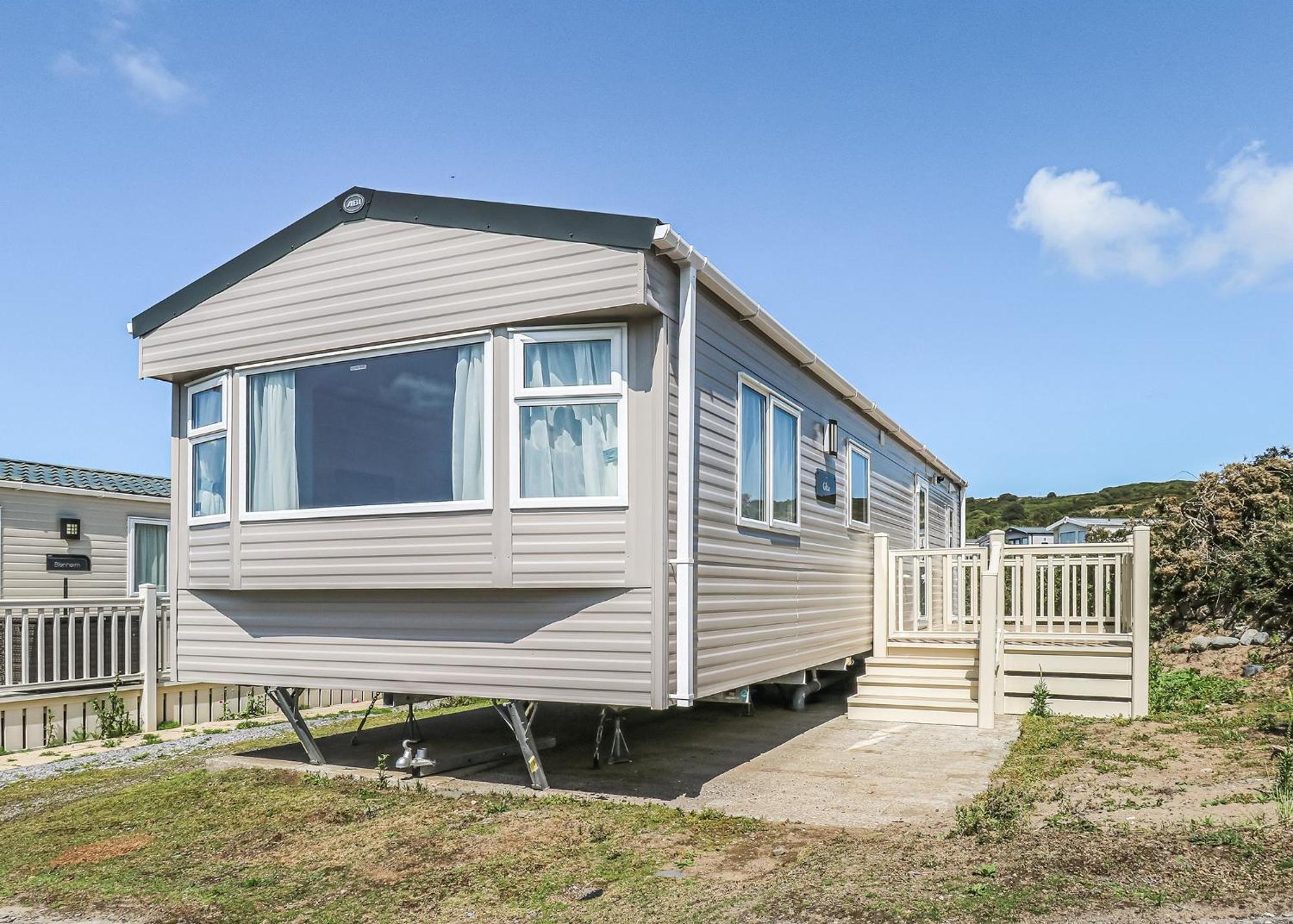 Waters Edge Leisure Park Hotel Cardigan Buitenkant foto