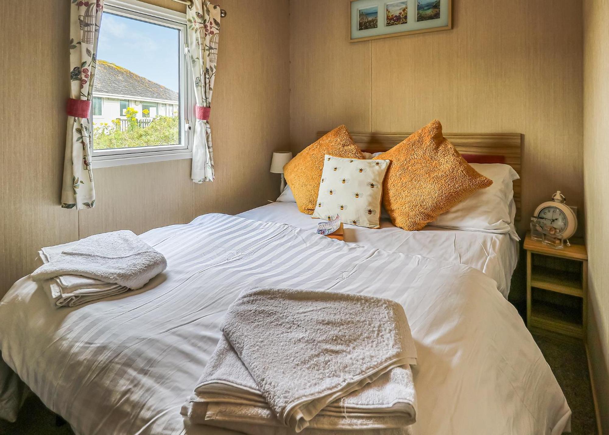 Waters Edge Leisure Park Hotel Cardigan Buitenkant foto