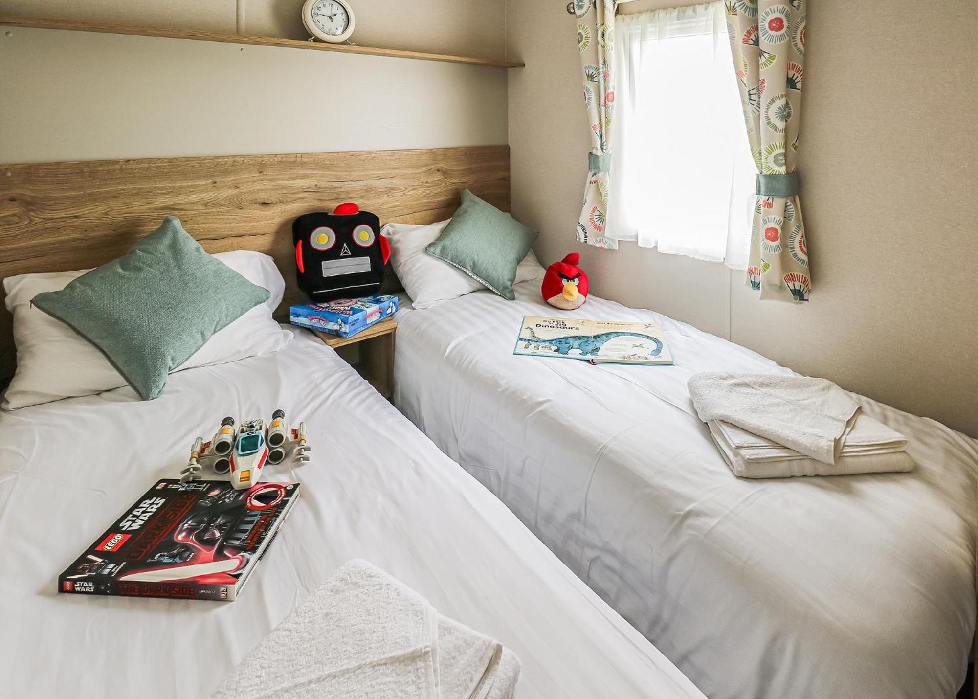 Waters Edge Leisure Park Hotel Cardigan Buitenkant foto