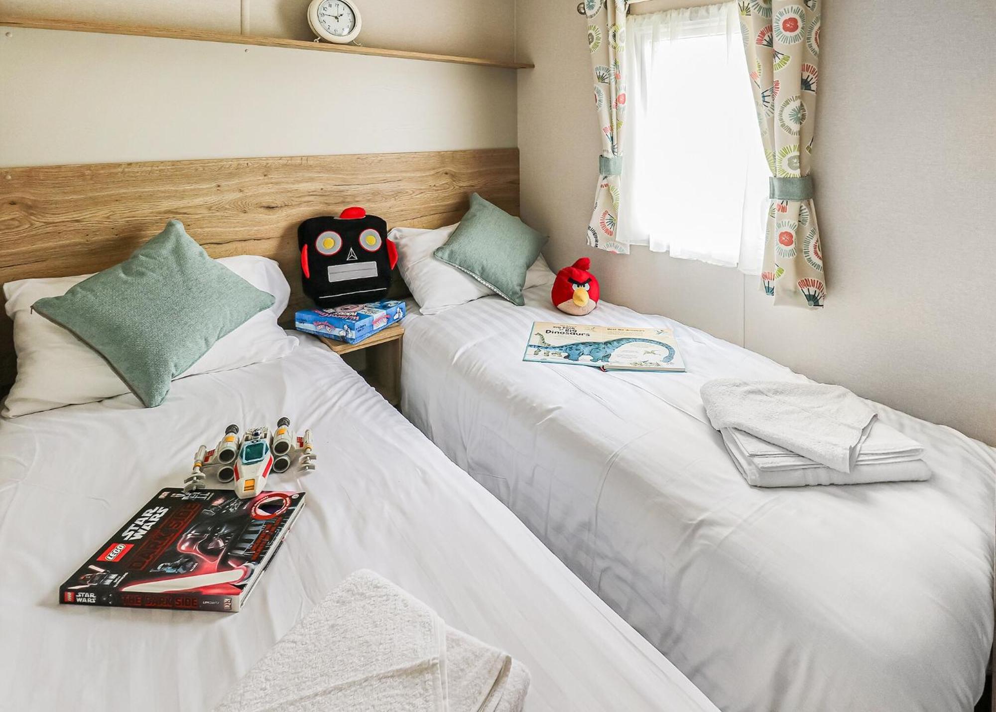 Waters Edge Leisure Park Hotel Cardigan Buitenkant foto