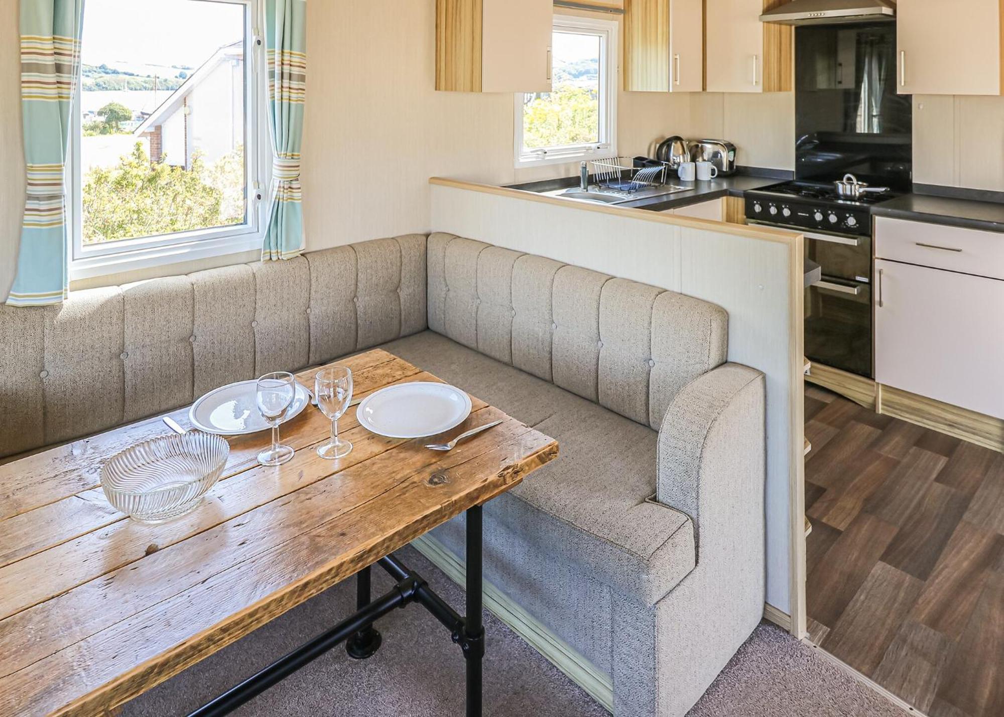 Waters Edge Leisure Park Hotel Cardigan Buitenkant foto