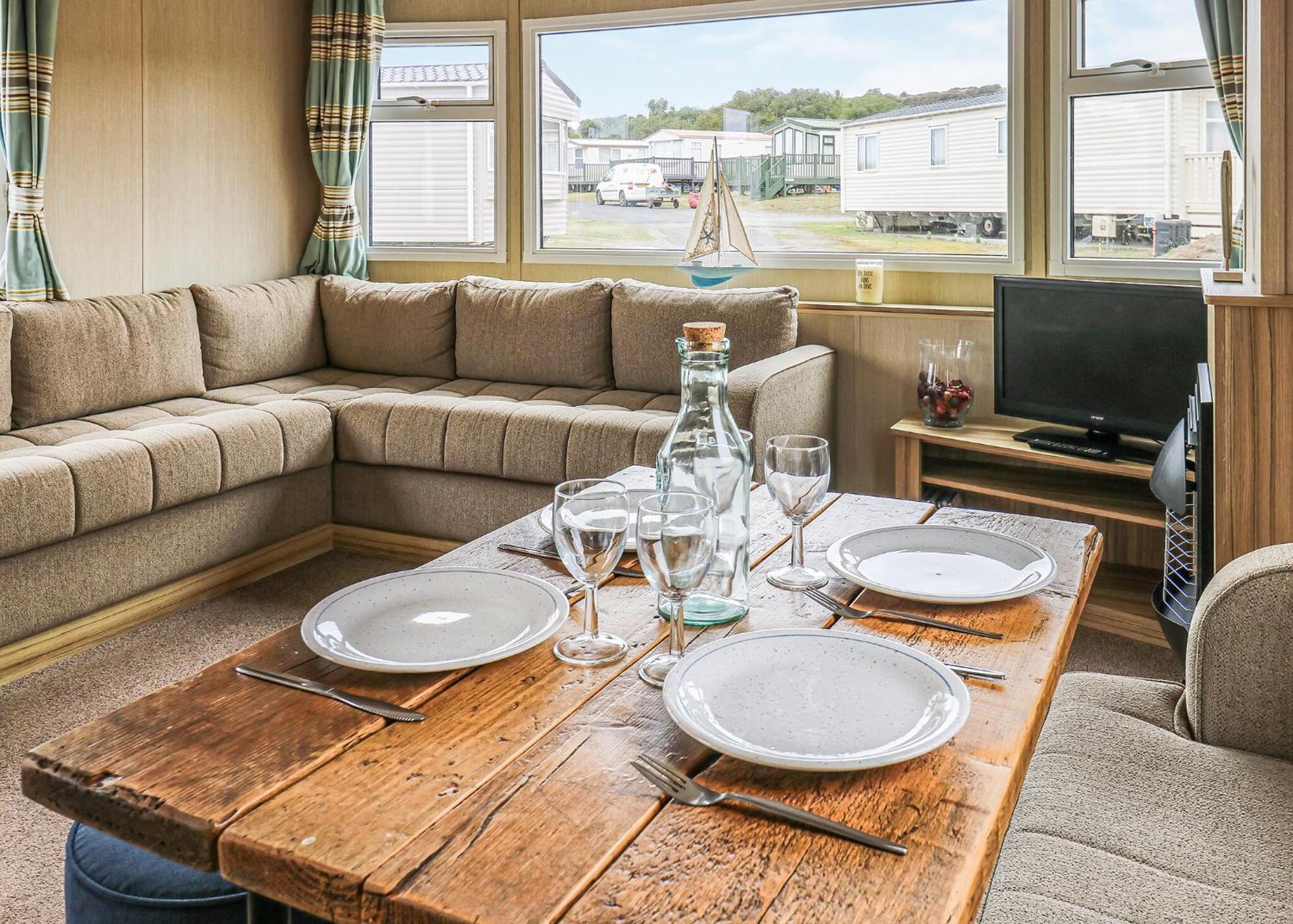 Waters Edge Leisure Park Hotel Cardigan Buitenkant foto