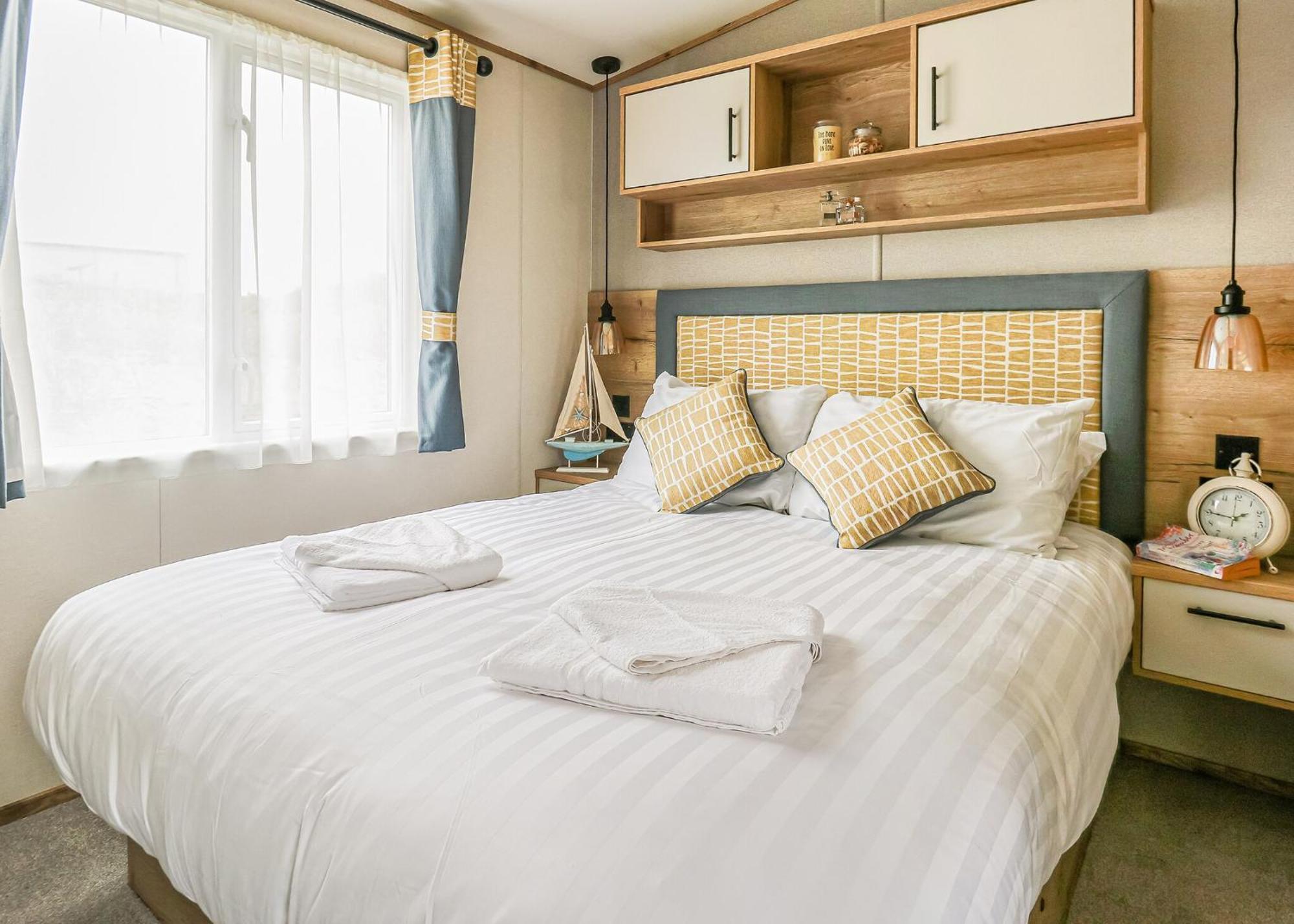 Waters Edge Leisure Park Hotel Cardigan Buitenkant foto