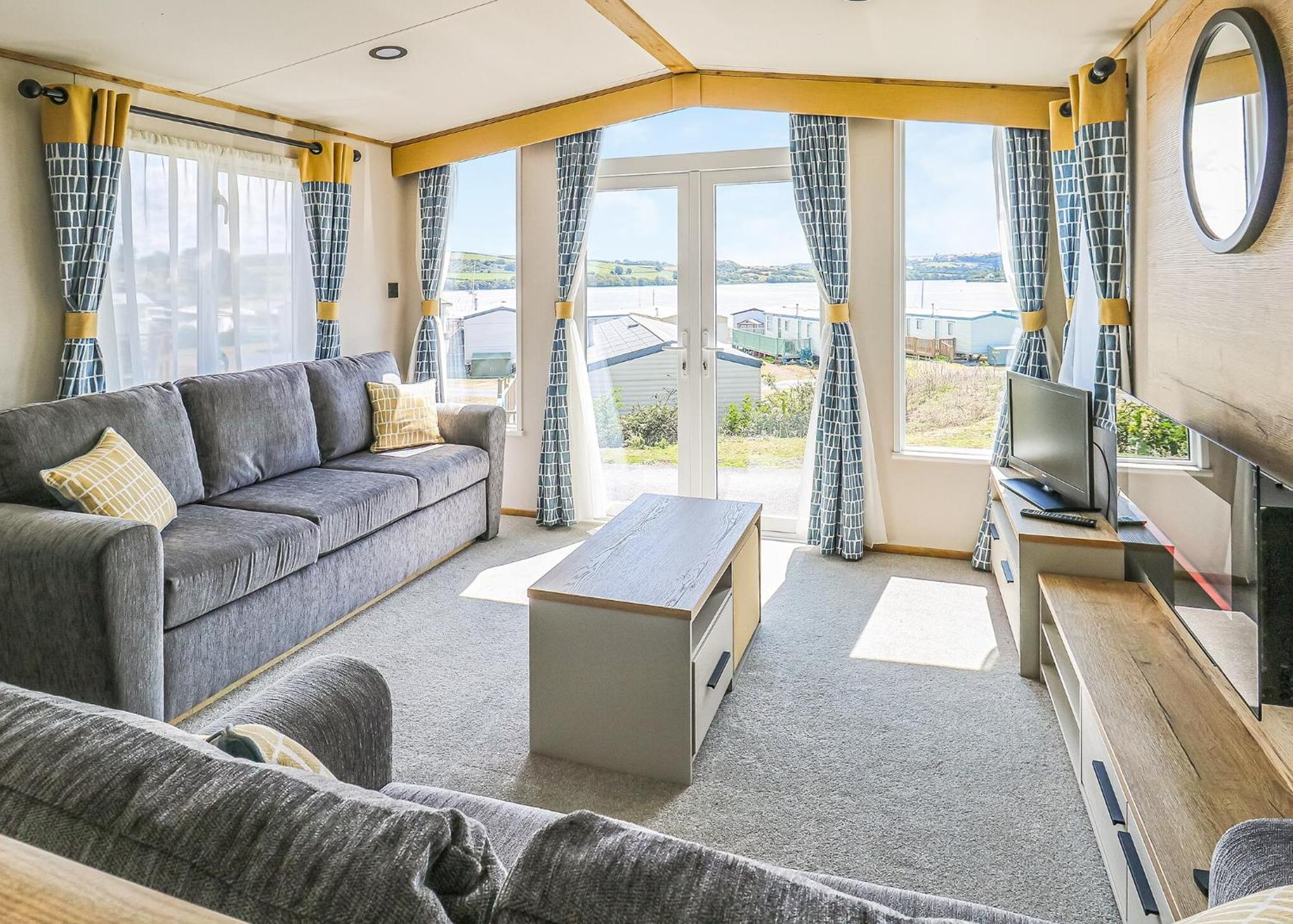 Waters Edge Leisure Park Hotel Cardigan Buitenkant foto